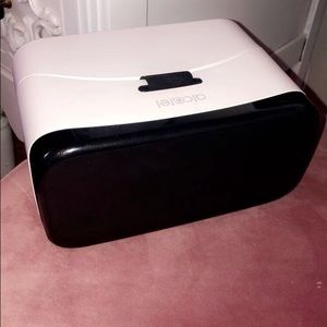 VR (virtual reality)